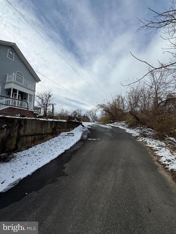 3003 PRESTON AVE, Alexandria, VA 22306