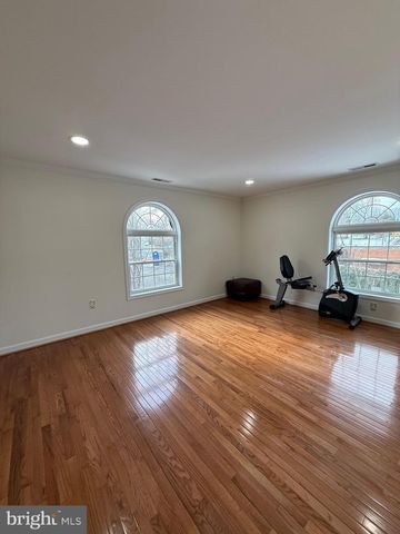 3003 PRESTON AVE, Alexandria, VA 22306