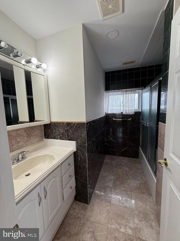 3003 PRESTON AVE, Alexandria, VA 22306