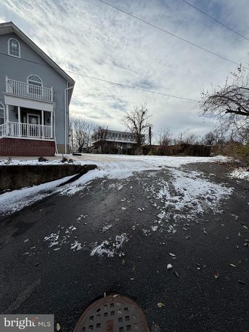 3003 PRESTON AVE, Alexandria, VA 22306