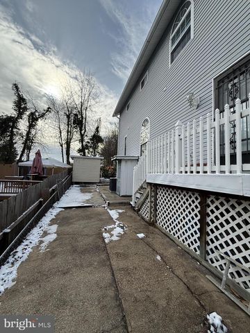 3003 PRESTON AVE, Alexandria, VA 22306