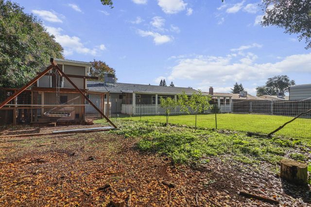 4218 Jane Street, Redding, CA 96002