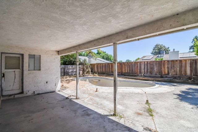 1870 Pecanwood Ave, Manteca, CA 95336