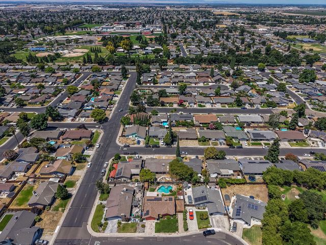 1870 Pecanwood Ave, Manteca, CA 95336