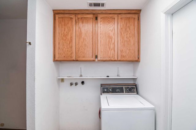 1870 Pecanwood Ave, Manteca, CA 95336