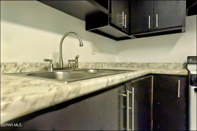 1910 Olive Avenue A, El Paso, TX 79901