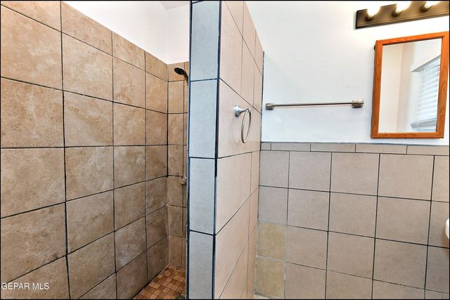 1910 Olive Avenue A, El Paso, TX 79901
