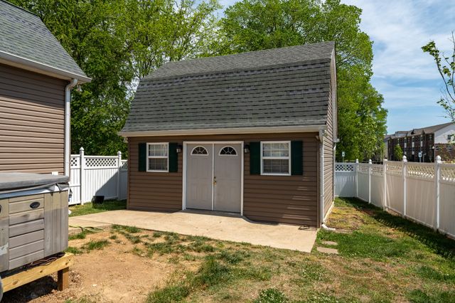 200 Westlynn Dr, Lebanon, TN 37087