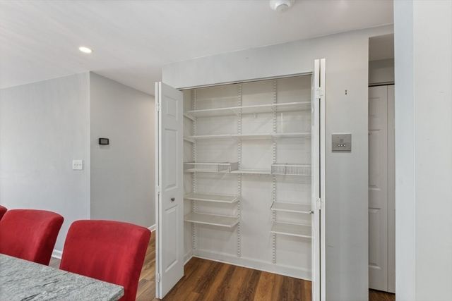 100 Ledgewood Dr 410, Stoneham, MA 02180