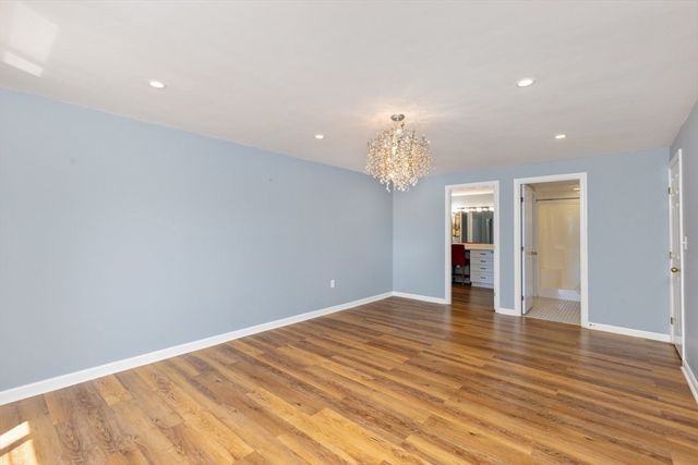 100 Ledgewood Dr 410, Stoneham, MA 02180