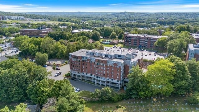 100 Ledgewood Dr 410, Stoneham, MA 02180