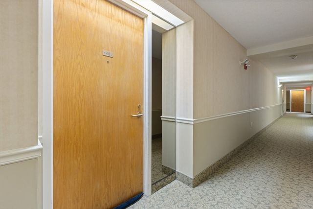 100 Ledgewood Dr 410, Stoneham, MA 02180