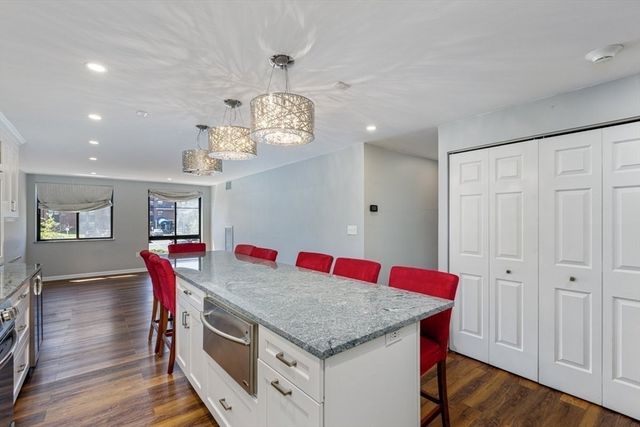 100 Ledgewood Dr 410, Stoneham, MA 02180