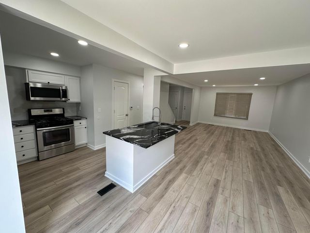 6144 Stornoway Drive S, Bldg 16, Columbus, OH 43213