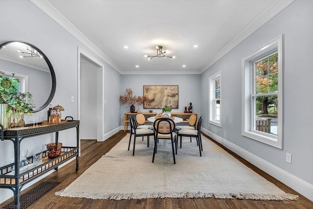 16 Oak Street, Wellesley, MA 02482