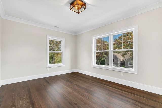 16 Oak Street, Wellesley, MA 02482