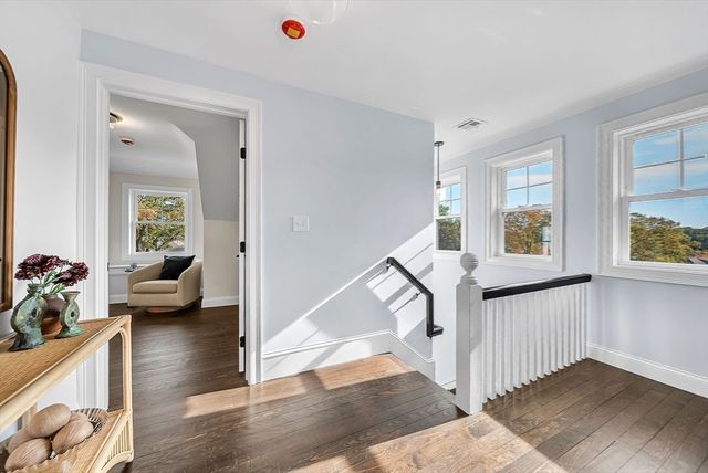 16 Oak Street, Wellesley, MA 02482