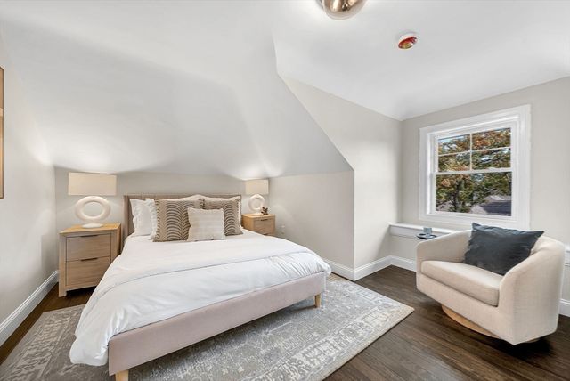 16 Oak Street, Wellesley, MA 02482