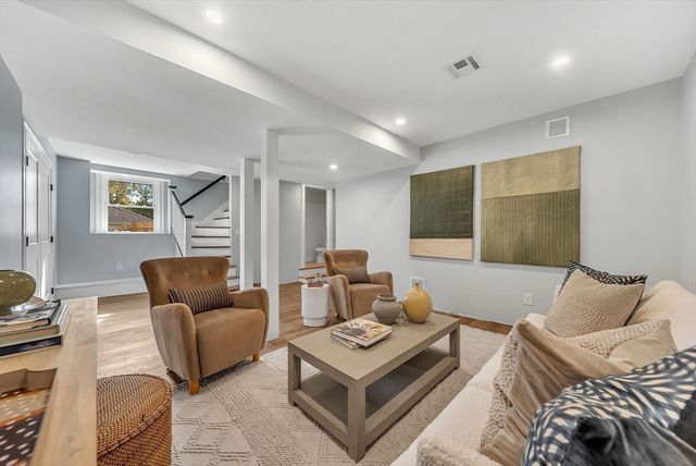 16 Oak Street, Wellesley, MA 02482