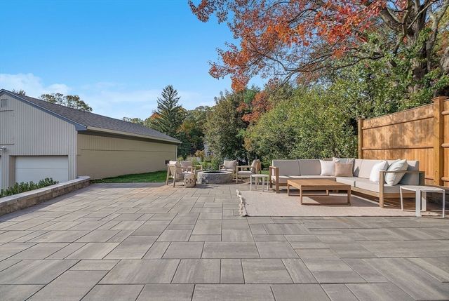 16 Oak Street, Wellesley, MA 02482