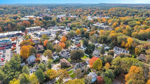 16 Oak Street, Wellesley, MA 02482