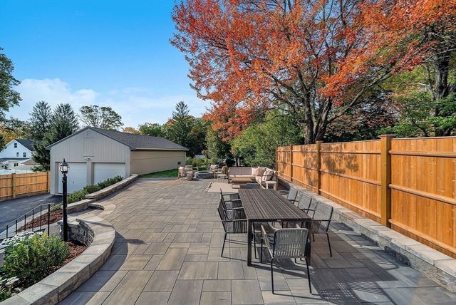 16 Oak Street, Wellesley, MA 02482