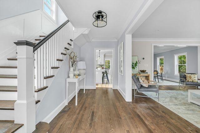 16 Oak Street, Wellesley, MA 02482