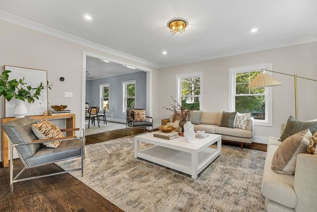 16 Oak Street, Wellesley, MA 02482