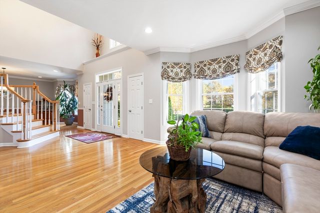 16 Hilltop Dr, Douglas, MA 01516