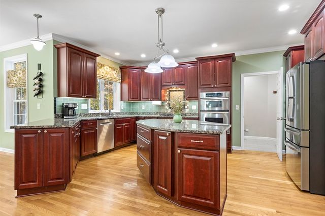 16 Hilltop Dr, Douglas, MA 01516