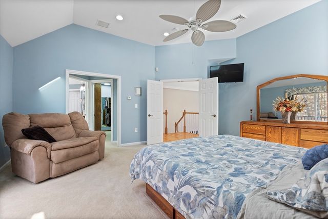 16 Hilltop Dr, Douglas, MA 01516