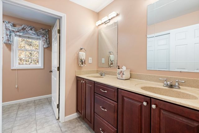 16 Hilltop Dr, Douglas, MA 01516