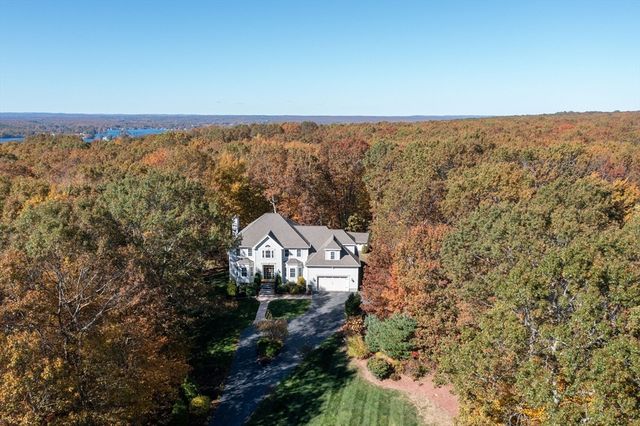 16 Hilltop Dr, Douglas, MA 01516