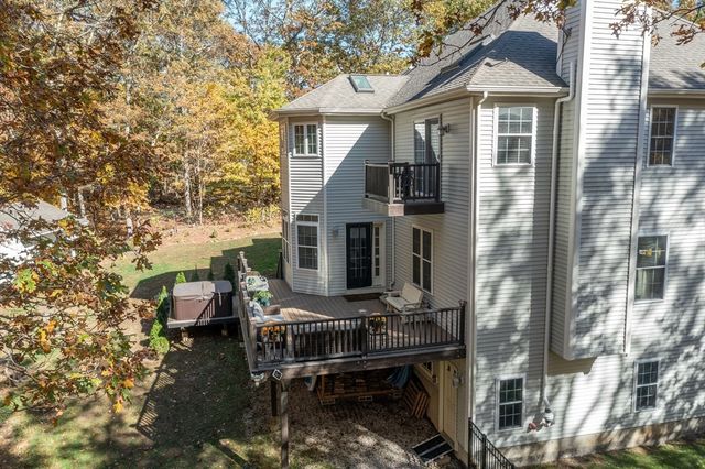 16 Hilltop Dr, Douglas, MA 01516