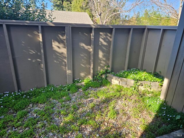 7643 Camino Colegio, Rohnert Park, CA 94928