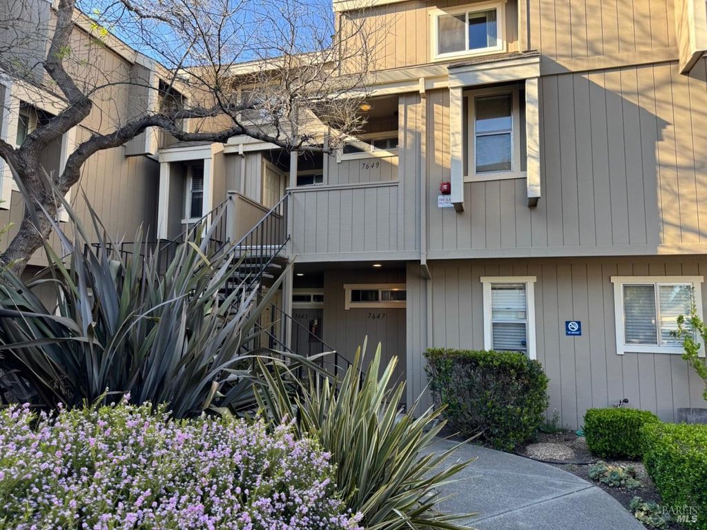 7643 Camino Colegio, Rohnert Park, CA 94928