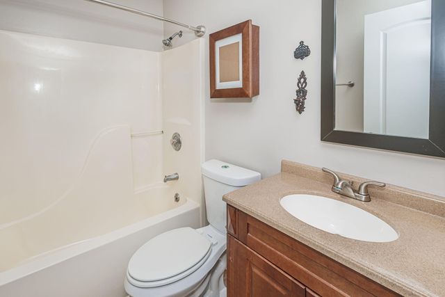 9855 N ROUTE E, Harrisburg, MO 65256