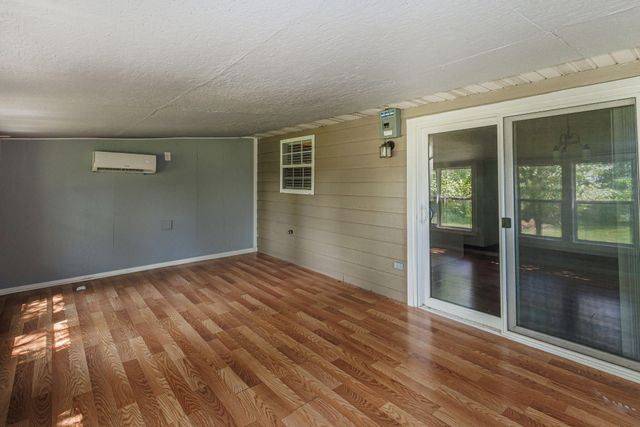 9855 N ROUTE E, Harrisburg, MO 65256