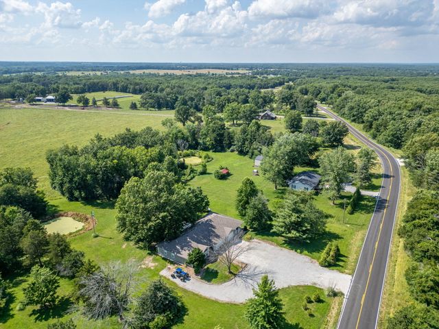 9855 N ROUTE E, Harrisburg, MO 65256