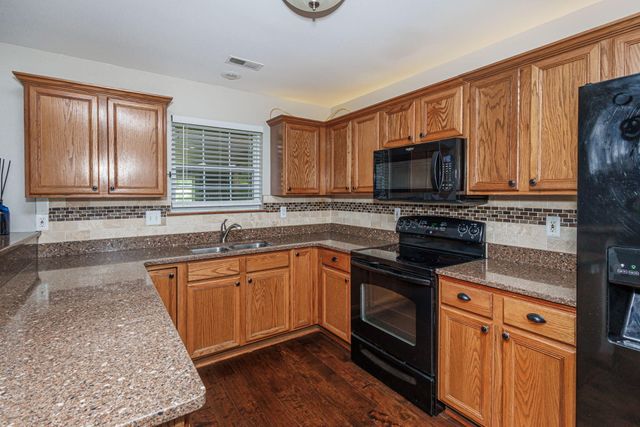 9855 N ROUTE E, Harrisburg, MO 65256