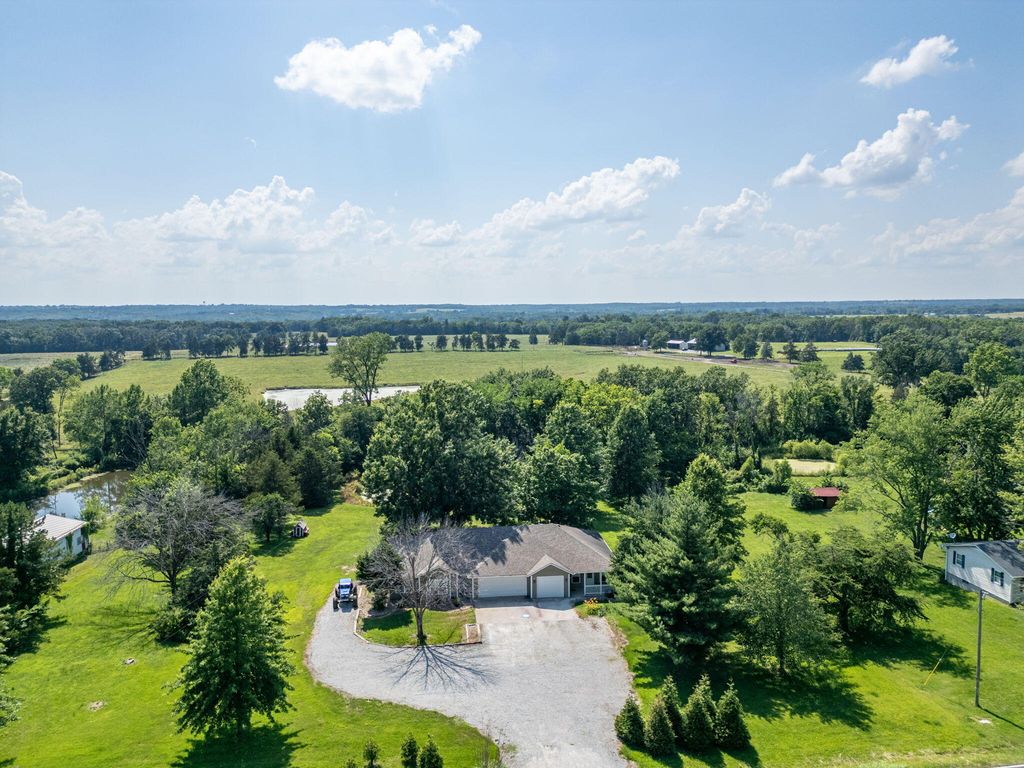 9855 N ROUTE E, Harrisburg, MO 65256