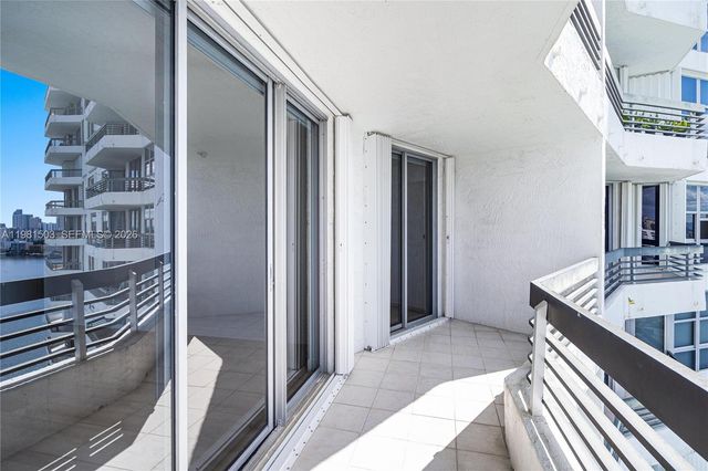 19101 NE 36th Ct 2604, Aventura, FL 33180