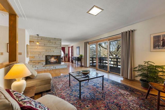 3700 Chowen Curve, Edina, MN 55410