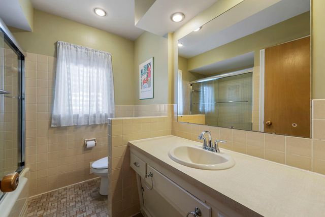 3700 Chowen Curve, Edina, MN 55410