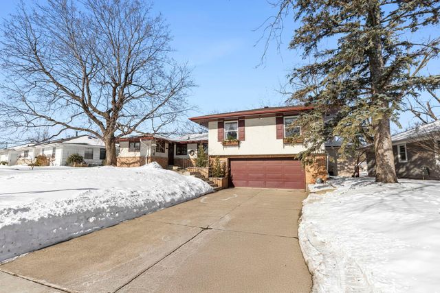 3700 Chowen Curve, Edina, MN 55410