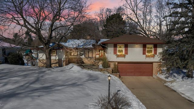 3700 Chowen Curve, Edina, MN 55410
