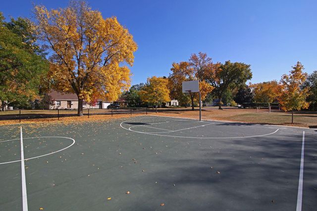 3700 Chowen Curve, Edina, MN 55410