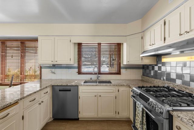 3700 Chowen Curve, Edina, MN 55410