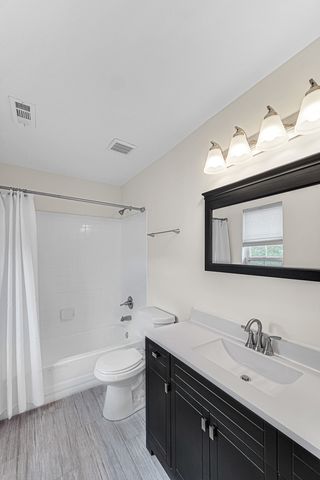 2588 Dickens Court, Aurora, IL 60503