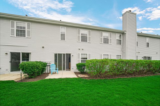 2588 Dickens Court, Aurora, IL 60503